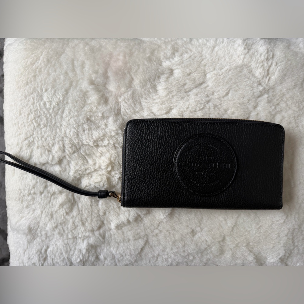 Coach Black Long Wallet with Gold Zipper